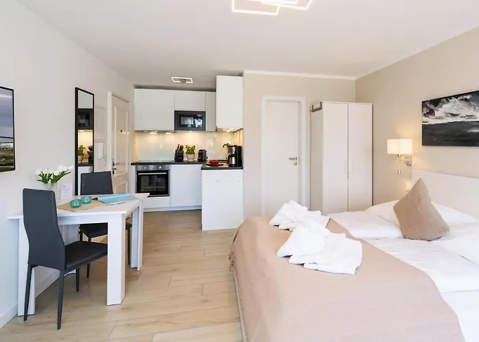 Strandwaerts * ليست